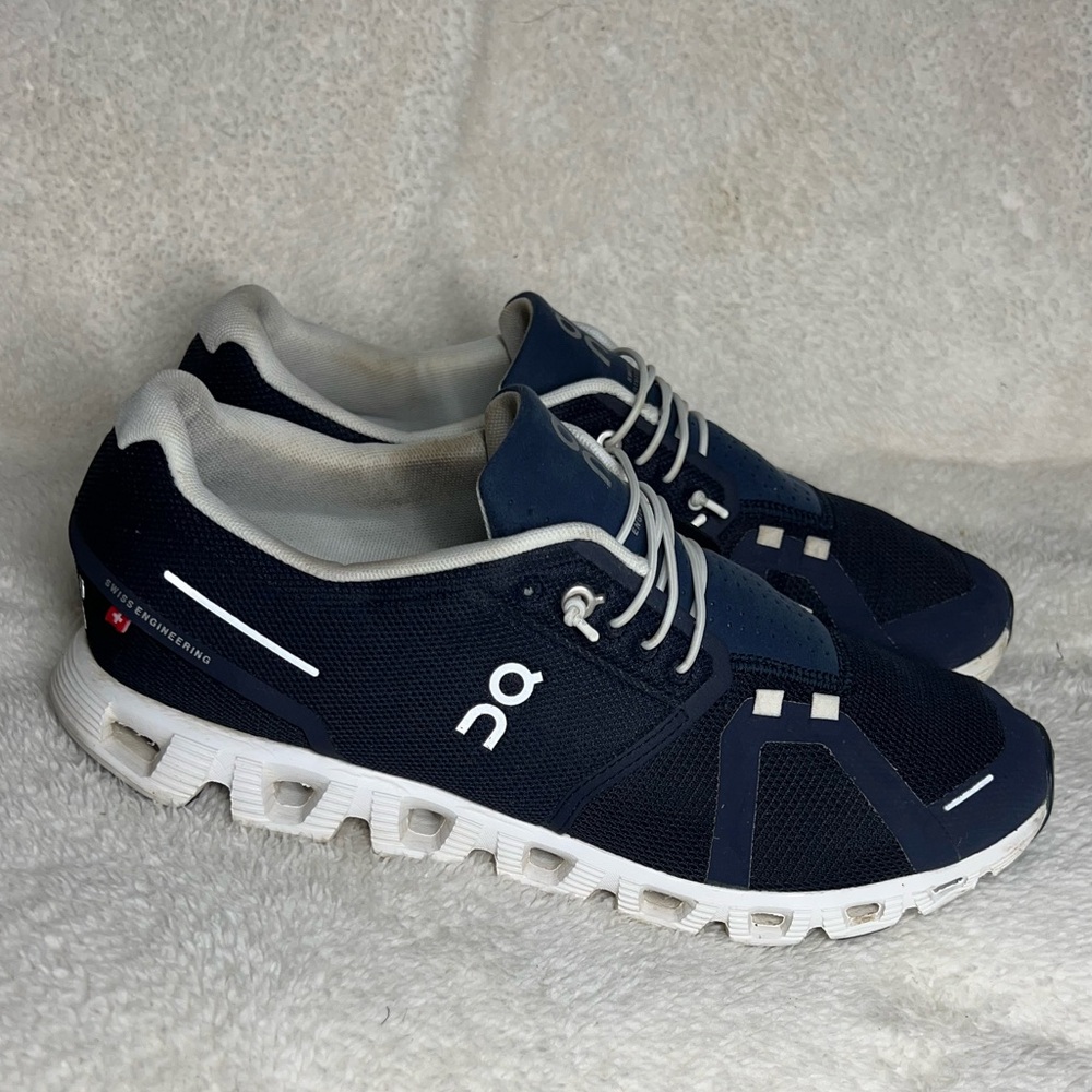 Men’s size 11 On Cloud 5’s